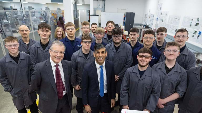 IChemE welcomes UK government investment in apprenticeships