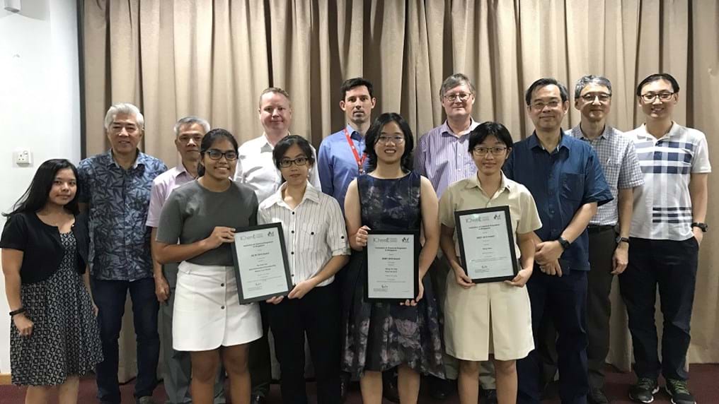 Singapore engineering students recognised with awards by IChemE