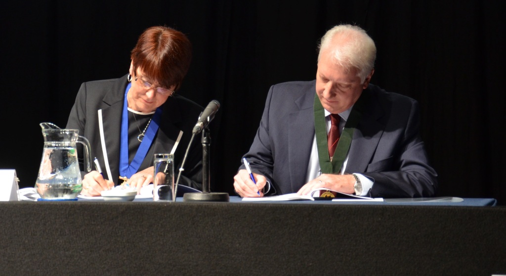 IChemE past president, Judith Hackitt, and SAIChE president, Dr. Ralph Grob