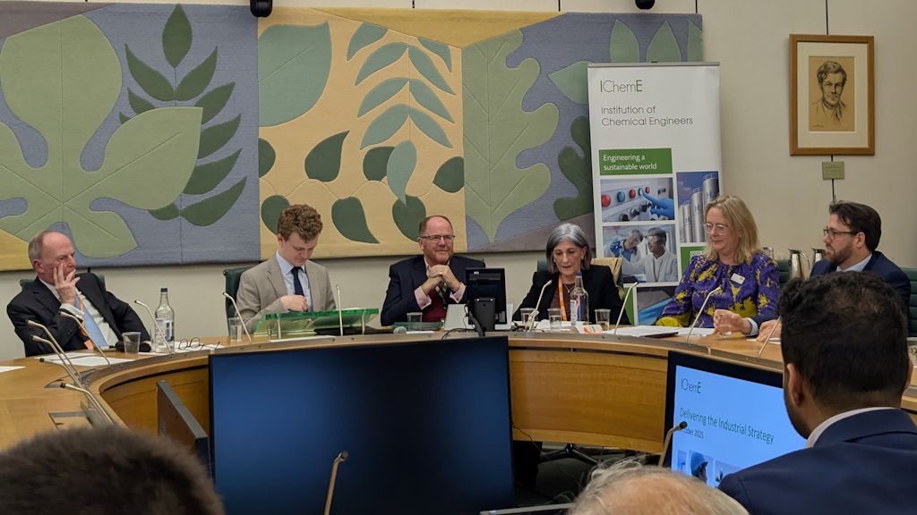 IChemE leads conversation in Westminster on delivering the industrial strategy