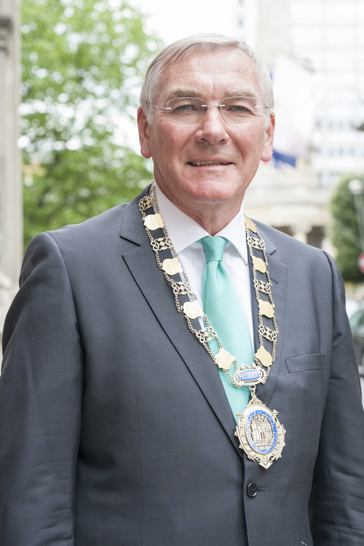 Former Shell executive takes the helm of IChemE